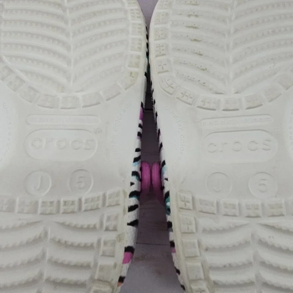 Crocs Kids Classic Size J5 Zebra Animal Print Striped Glitter‎ Clogs